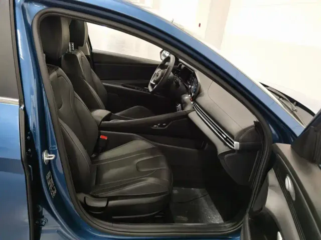 Hyundai Elantra — Фото автомобиля 23