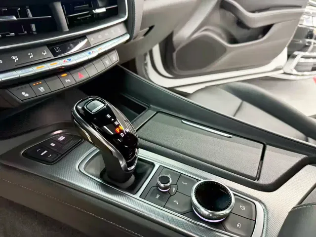 Cadillac CT5 — Фото автомобиля 11