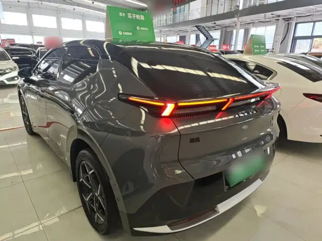Lynk & Co Z20 — Фото автомобиля 4