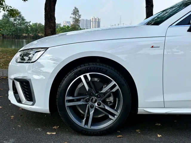 Audi A4L — Фото автомобиля 14