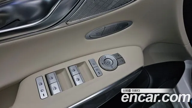 Genesis GV70 — Фото автомобиля 28