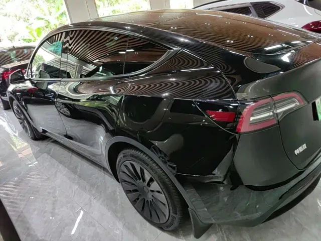 Tesla Model Y — Фото автомобиля 4