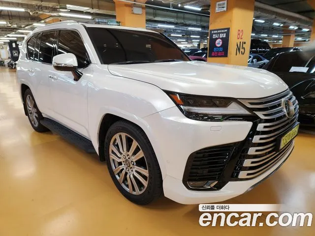 Фотография автомобиля — Lexus LX 700h VIP