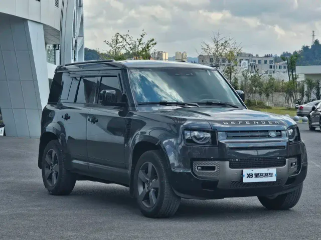 Land Rover Defender — Фото автомобиля 3