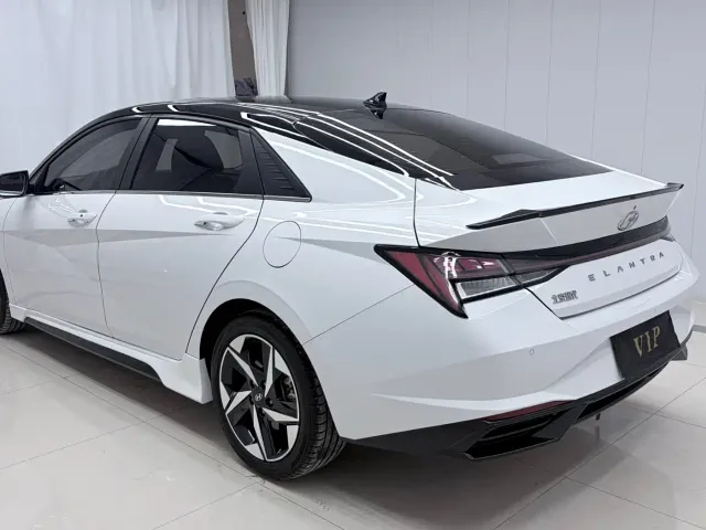 Hyundai Elantra — Фото автомобиля 6