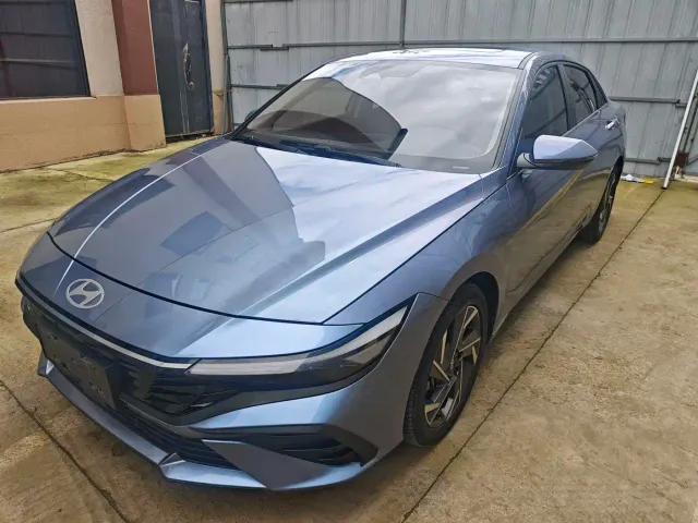 Фотография автомобиля — Hyundai Elantra