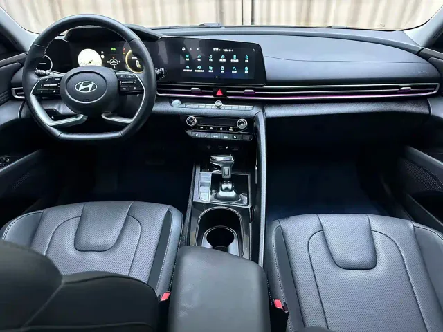 Hyundai Elantra — Фото автомобиля 11