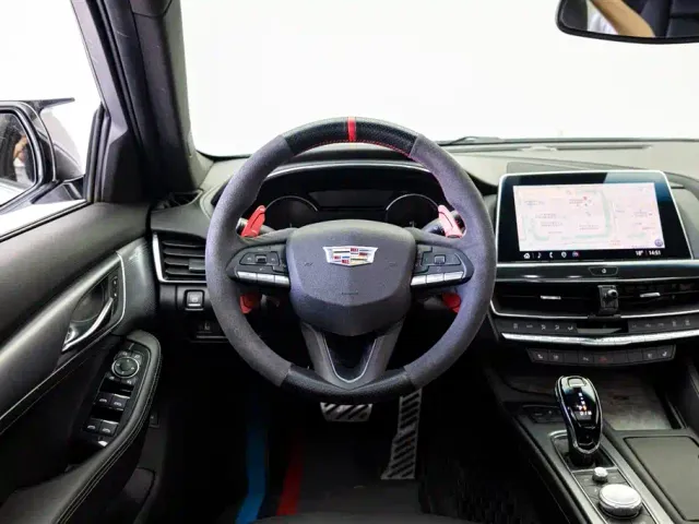 Cadillac CT5 — Фото автомобиля 16