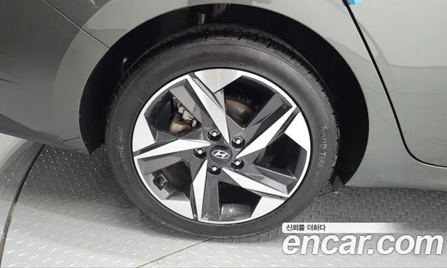 Hyundai Avante CN7 — Фото автомобиля 5