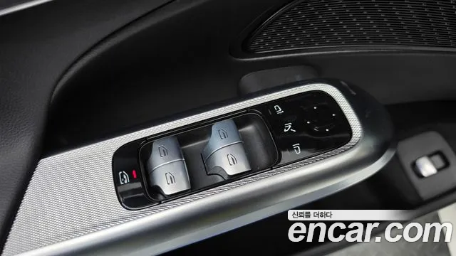 Mercedes-Benz E-Class — Фото автомобиля 30