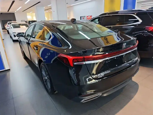 Buick LaCrosse — Фото автомобиля 4