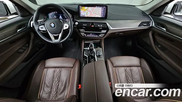 BMW 5-Series 5 серия (G30) 530i xDrive Luxury — Фото автомобиля 3