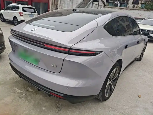Nio ET5 — Фото автомобиля 6