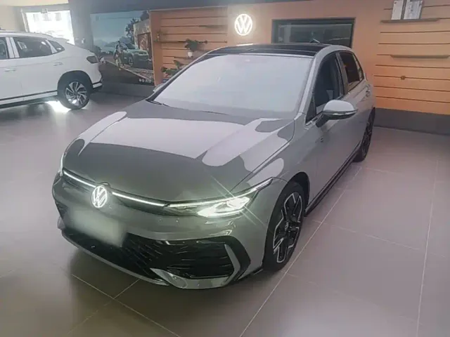 Фотография автомобиля — Volkswagen Golf