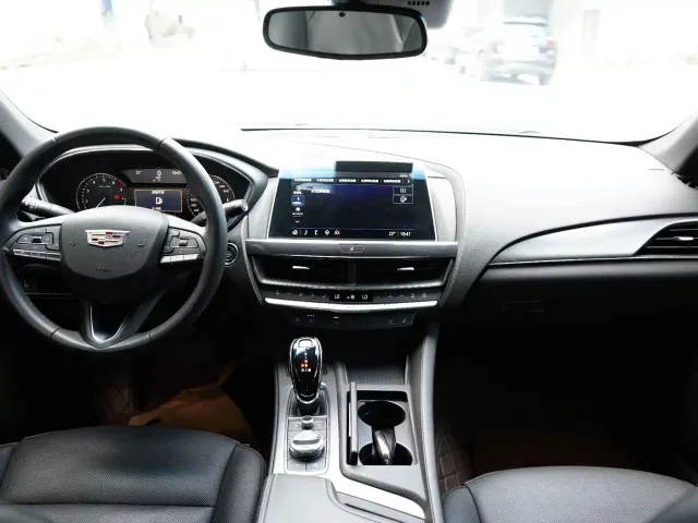 Cadillac CT5 — Фото автомобиля 3