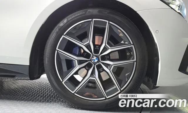 BMW 5 Series G60 — Фото автомобиля 6