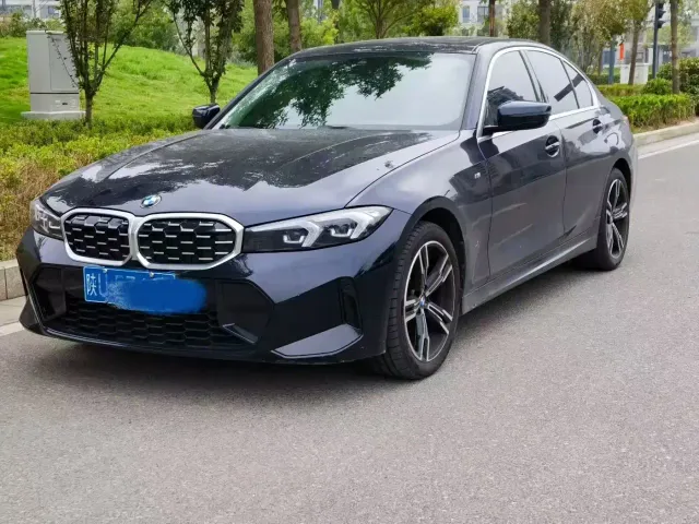 Фотография автомобиля — BMW 3 Series