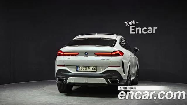 Фотография автомобиля — BMW X6