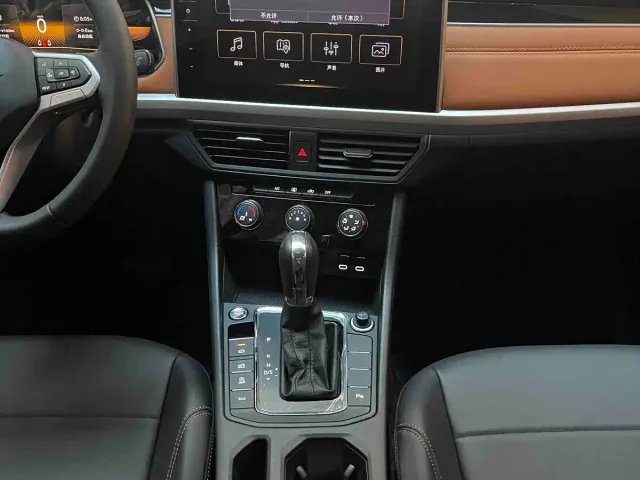 Volkswagen Bora 2024 280TSI DSG Comfort Ride Edition — Фото автомобиля 7