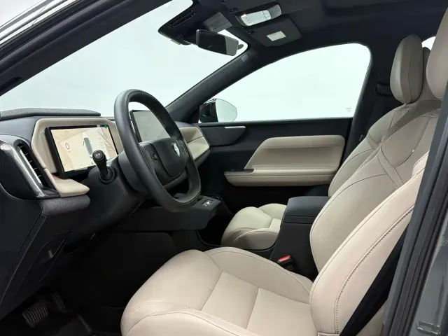 Volvo XC70 Plug-in Hybrid — Фото автомобиля 5