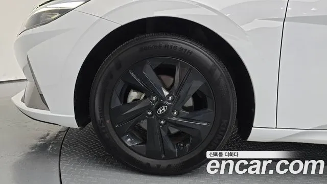 Hyundai AVANTE Smart — Фото автомобиля 5