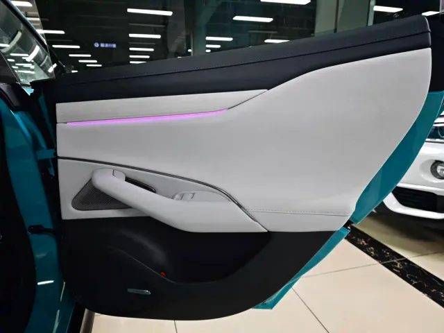 Xiaomi SU7 — Фото автомобиля 22