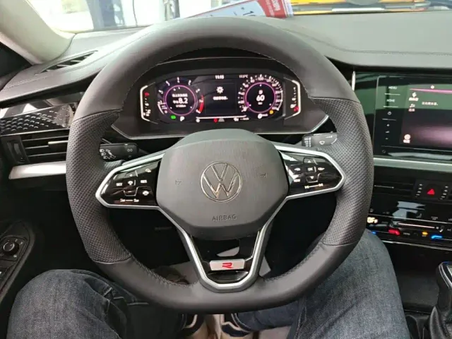 Volkswagen Passat — Фото автомобиля 10