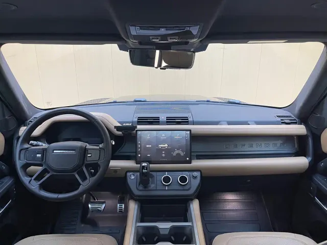 Land Rover Defender — Фото автомобиля 5