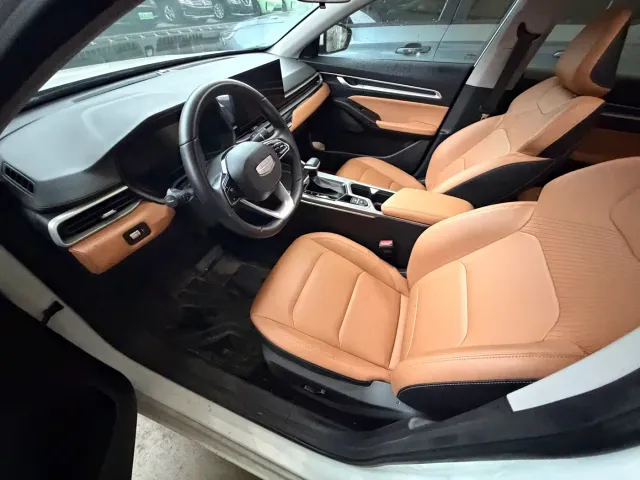 Geely Emgrand — Фото автомобиля 7
