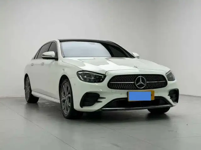 Mercedes-Benz E-Class — Фото автомобиля 3