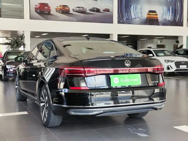 Volkswagen Passat — Фото автомобиля 4