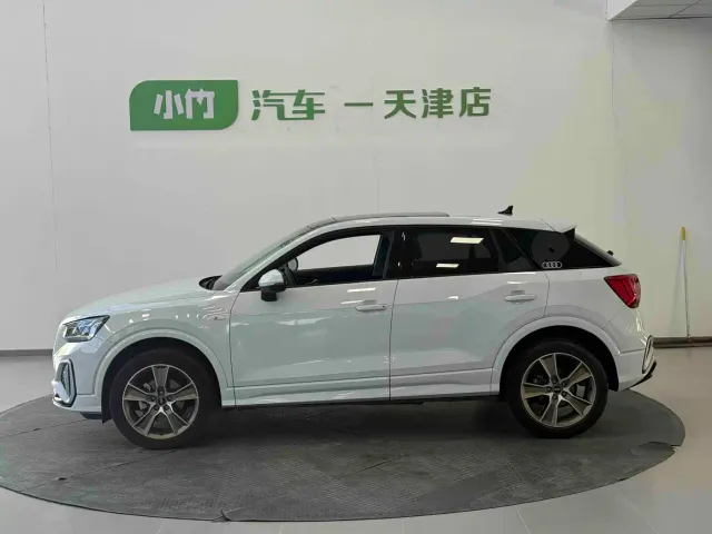 Audi Q2L — Фото автомобиля 7