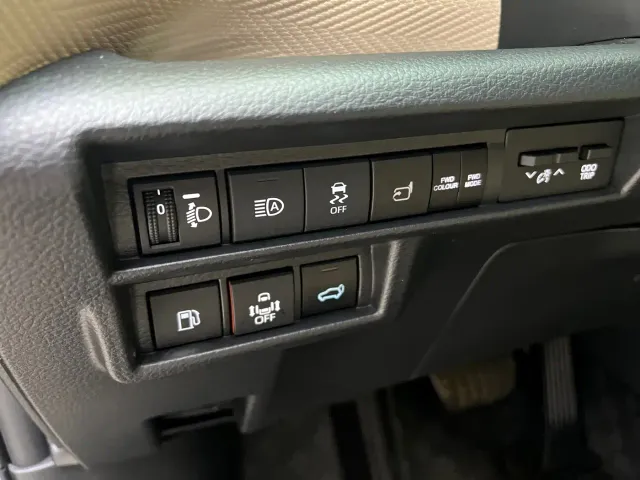 Toyota Granvia — Фото автомобиля 9