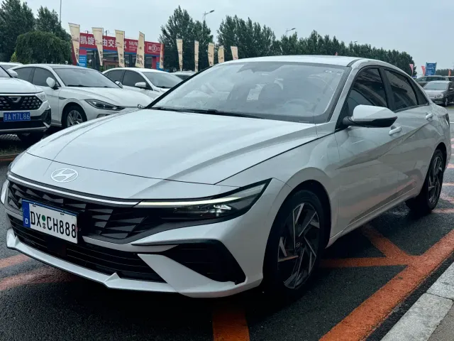 Фотография автомобиля — Hyundai Elantra