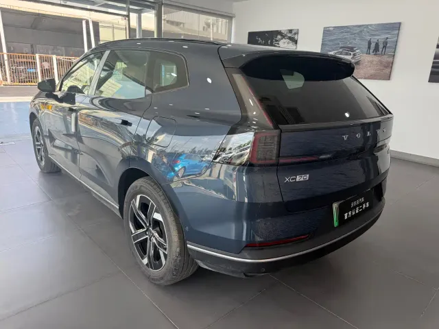 Volvo XC70 Plug-in Hybrid — Фото автомобиля 6