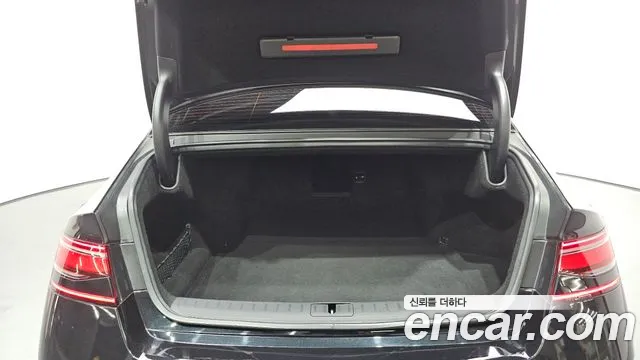 Genesis G90 Бензин 3.5 турбо AWD — Фото автомобиля 20