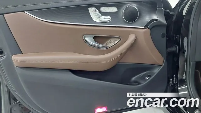Mercedes-Benz E-Class — Фото автомобиля 15