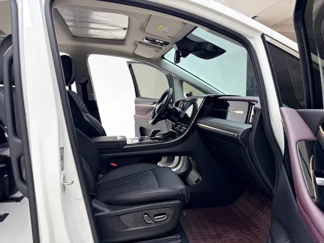 GAC Trumpchi M8 — Фото автомобиля 10