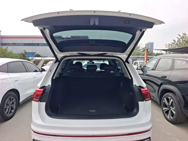 Volkswagen Tiguan L PHEV — Фото автомобиля 18