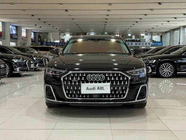 Audi A8 — Фото автомобиля 2