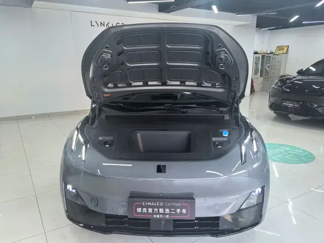 Lynk & Co Z20 — Фото автомобиля 9