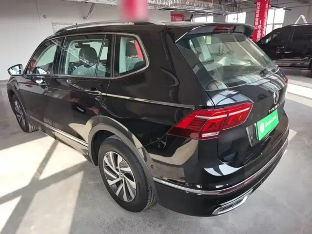 Volkswagen Tiguan L PHEV — Фото автомобиля 4