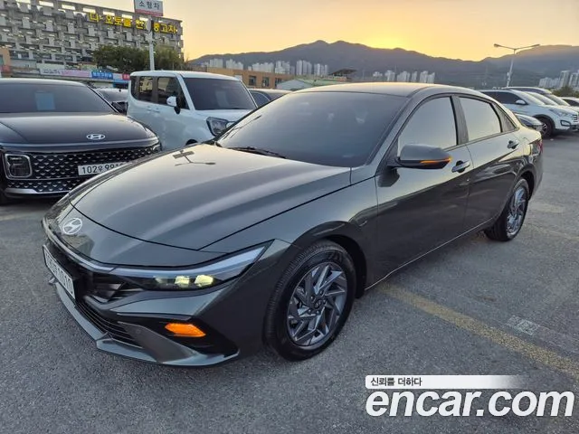 Hyundai Avante CN7 — Фото автомобиля 2