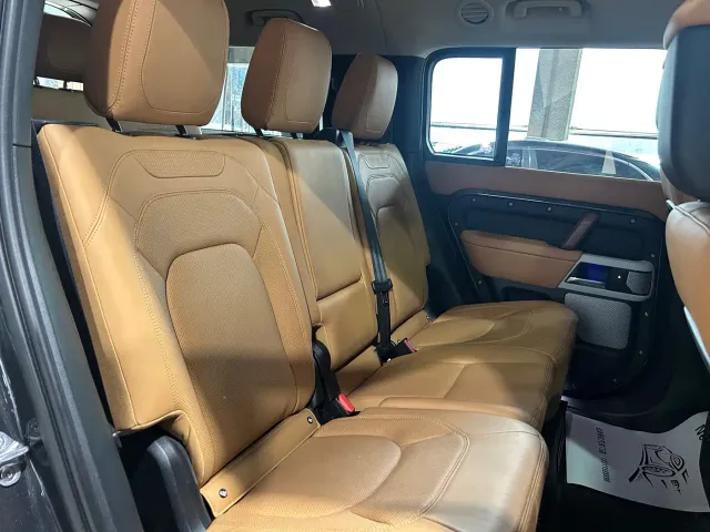 Land Rover Defender — Фото автомобиля 7