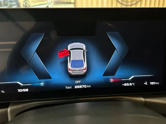 BMW i4 — Фото автомобиля 12