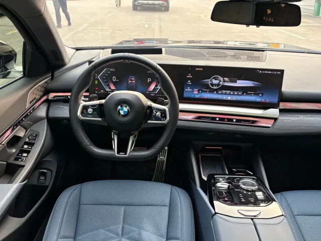 BMW 5 Series — Фото автомобиля 6