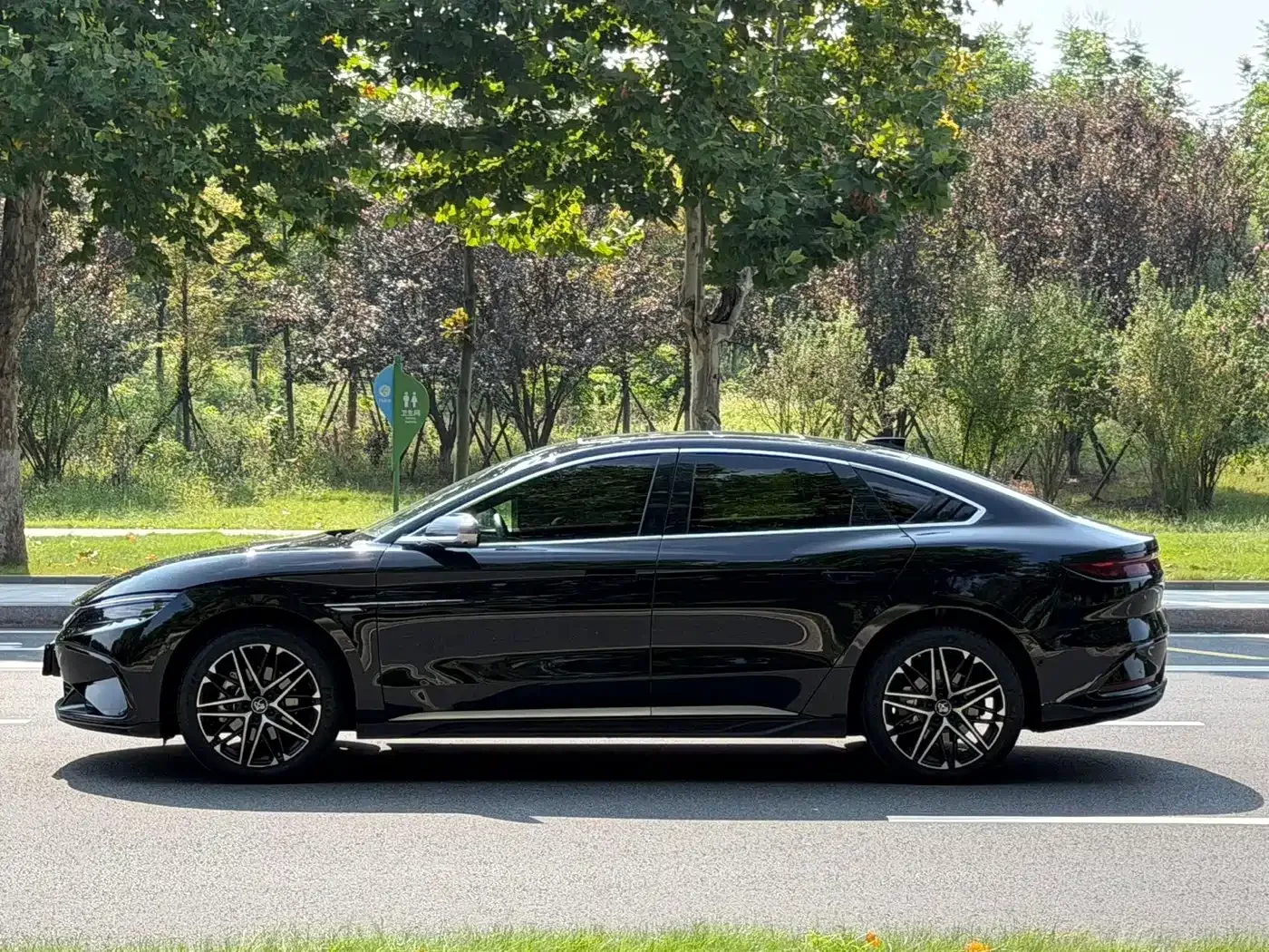BYD Han 2026 EV Intelligent Driving Edition 635KM Navigation Edition — Фото автомобиля 10