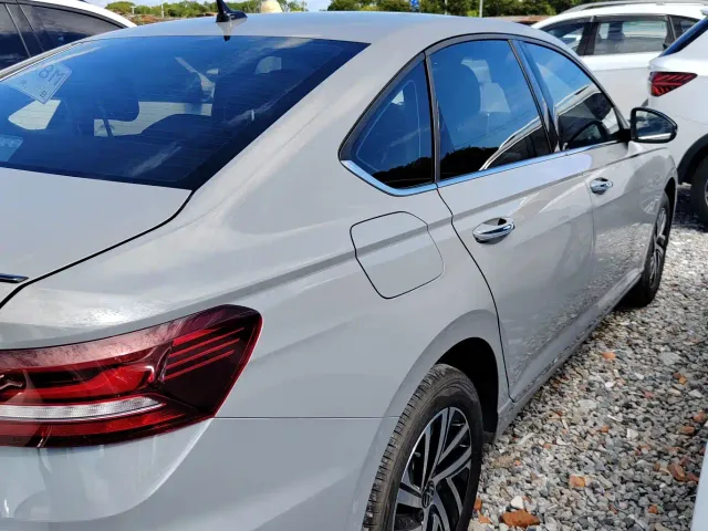 Volkswagen Lavida 2024 Model 300TSI DSG Starlight Leading Edition — Фото автомобиля 4