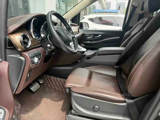 Mercedes-Benz V-Class — Фото автомобиля 3