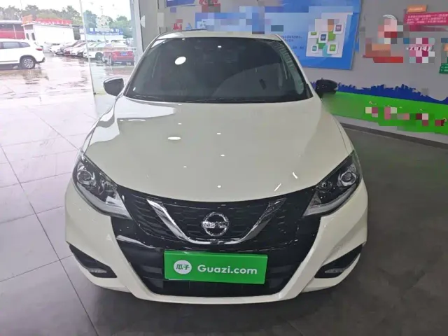 Nissan Tiida — Фото автомобиля 2
